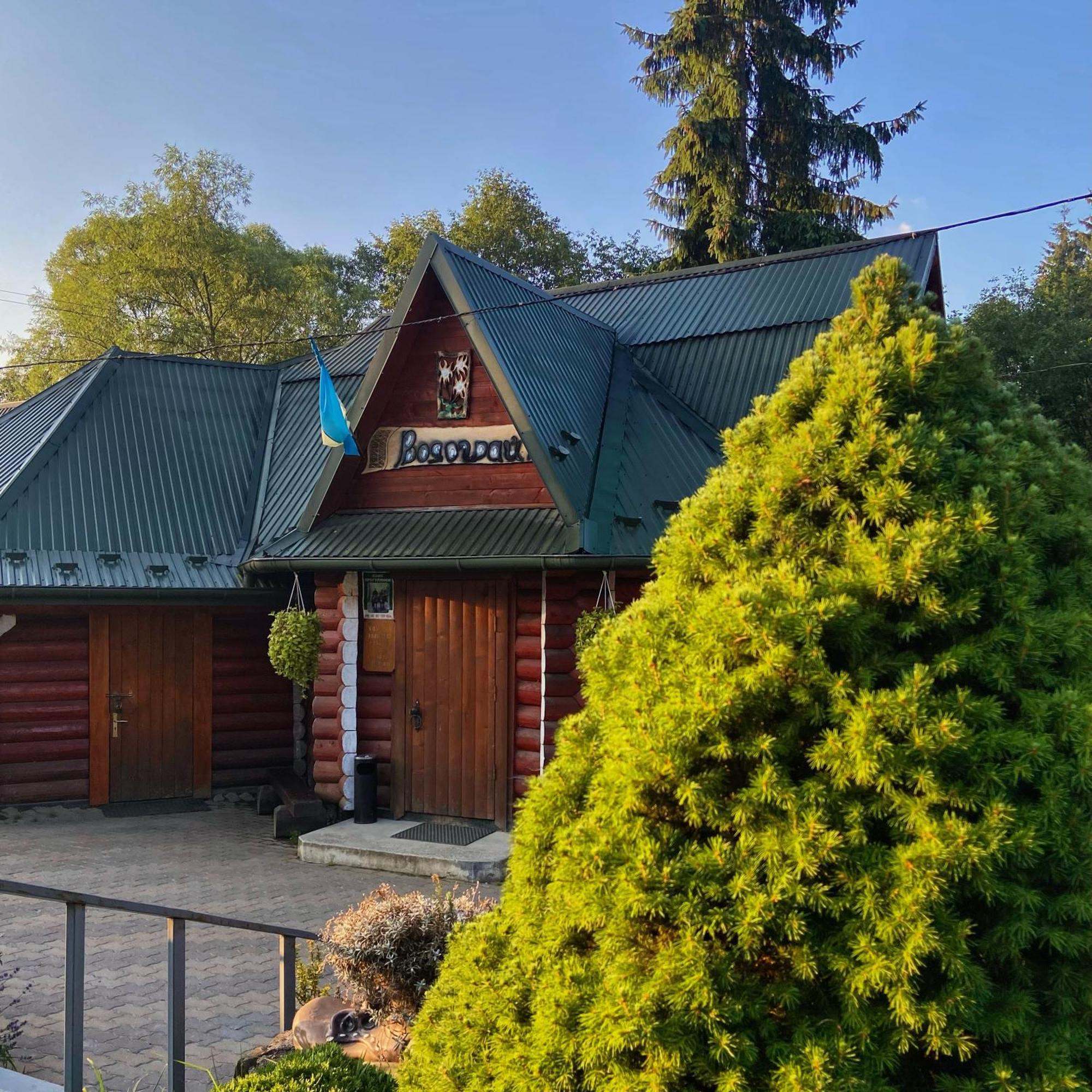 Водограй Hotell Vorochta Exteriör bild